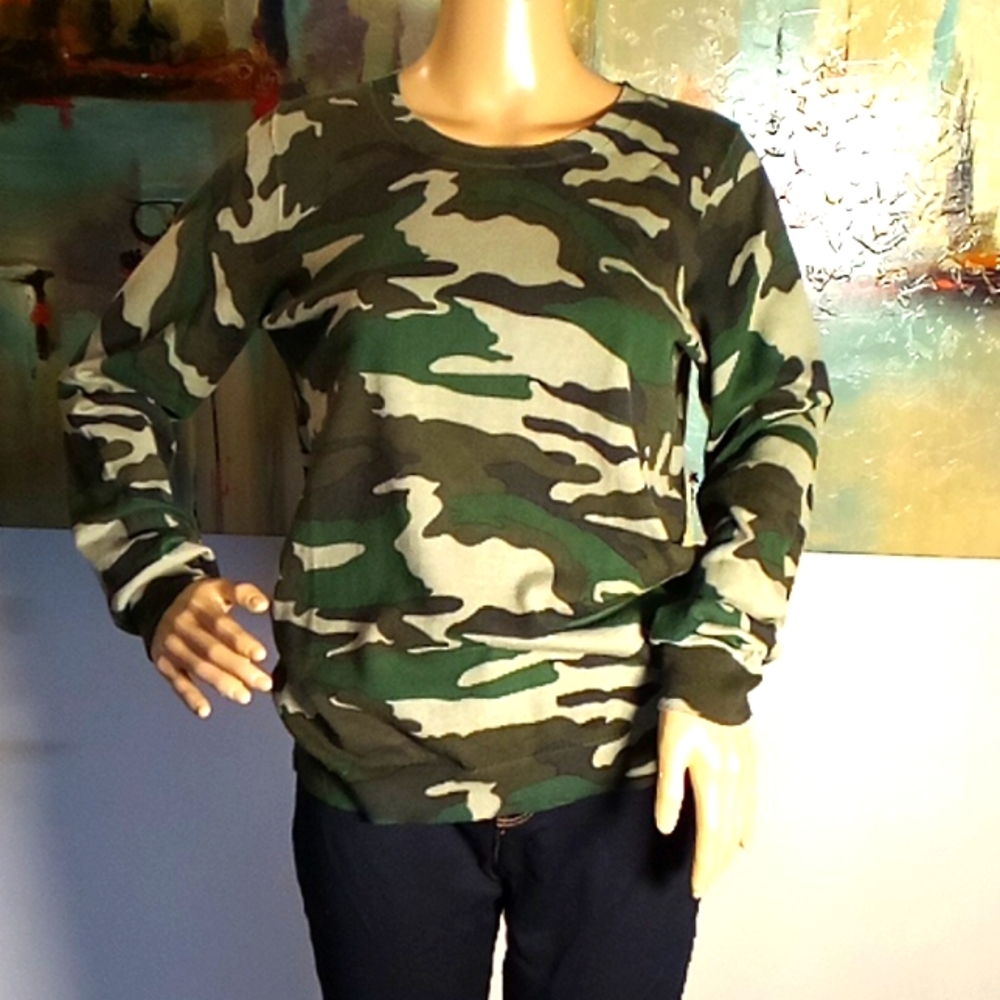 J Crew Lightweight Camo Pullover size M